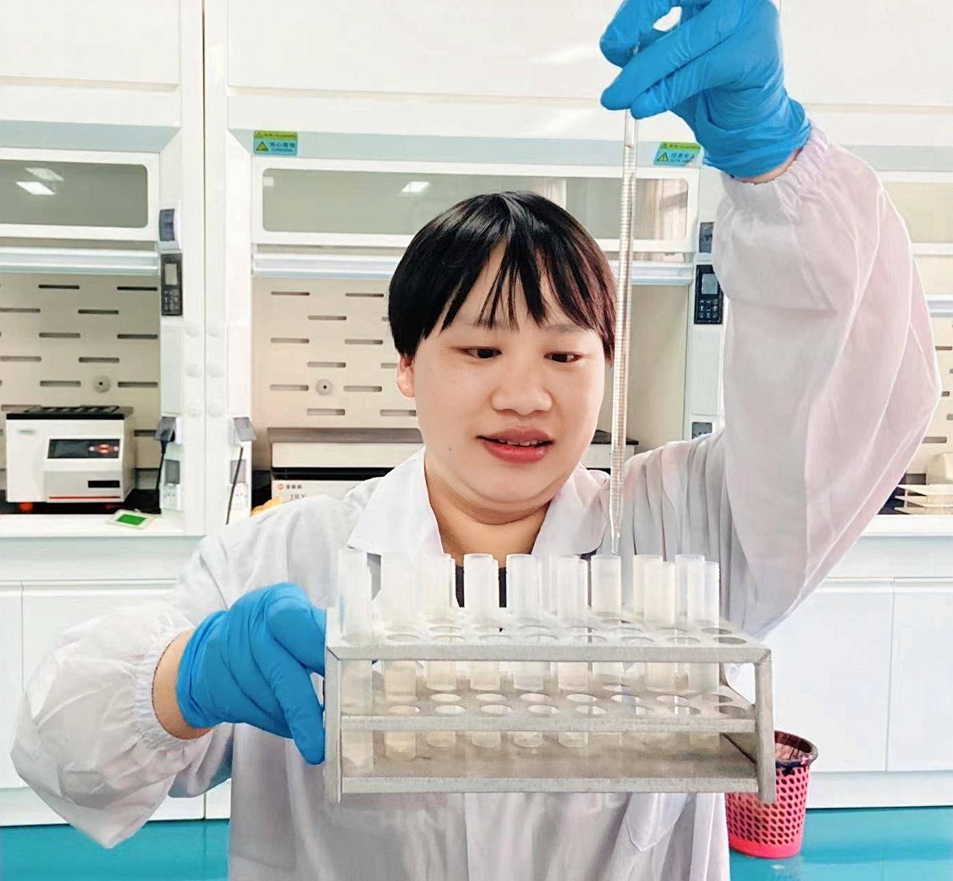 楊慧�?1).jpg 楊慧�?1).jpg